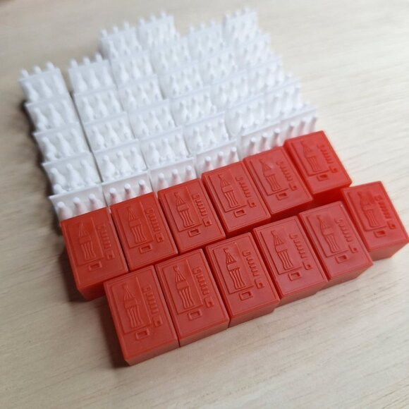 Coca Cola Coke Replacement Piece 2010 Board Game Pieces Six Pack Vending Cupcake - Picture 5 of 5